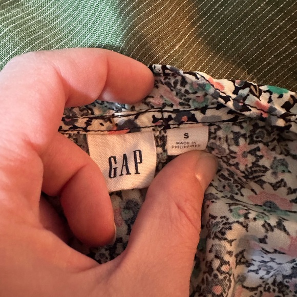 GAP Floral V-Neck Tiered Dress in Coral, Teal & Black - Picture 3 of 3